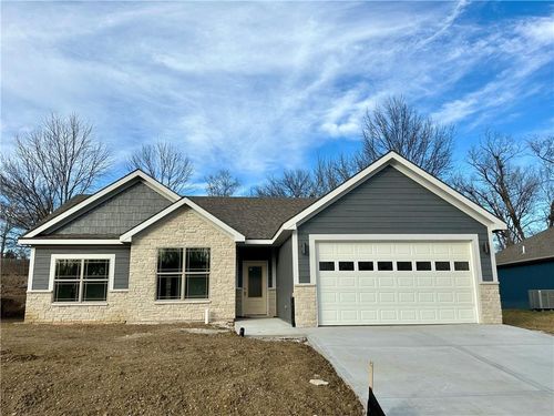 1318 Kristie Cir, Excelsior Springs, MO, 64024-7804 | Card Image