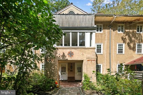 76 W Rose Valley Rd, ROSE VALLEY, PA, 19086-6205 | Card Image