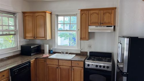 apt-5-315 Eucalyptus St, West Palm Beach, FL, 33401-3389 | Card Image