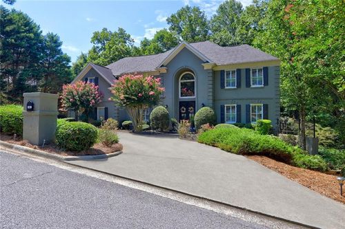8440 Valemont Dr, Sandy Springs, GA, 30350-2846 | Card Image