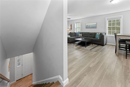 48 Stone Bridge Dr, South Kingstown, RI, 02879-2943 | Card Image