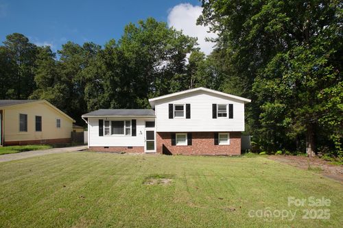 129 Woodland Dr, Havelock, NC, 28532-2968 | Card Image