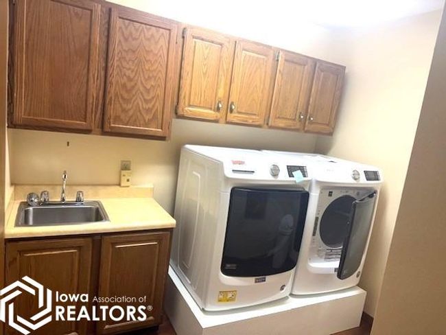 APT-5 - 215 E Mcgregor St, Condo with 2 bedrooms, 2 bathrooms and null parking in Algona IA | Image 8