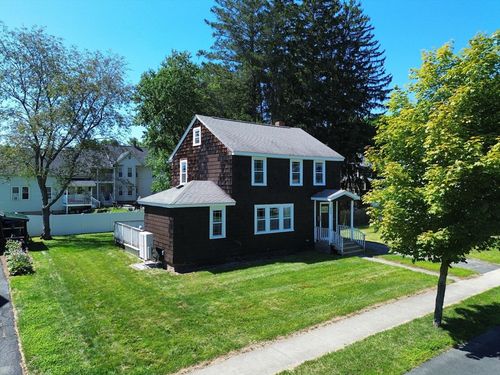 408 Davis St, Greenfield, MA, 01301-1415 | Card Image