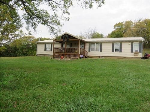 28450 K 68 Hwy, Paola, KS, 66071-4038 | Card Image