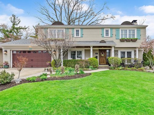 8 Larkspur Ln, Clarendon Hills, IL, 60514-1015 | Card Image