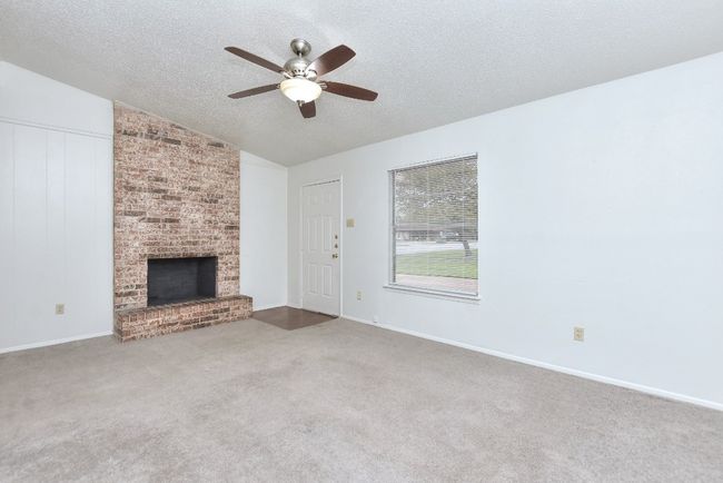 Unit B Family Room | Image 27