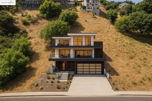 8436 Wildcat Dr, El Cerrito, CA, 94530-2576 | Card Image