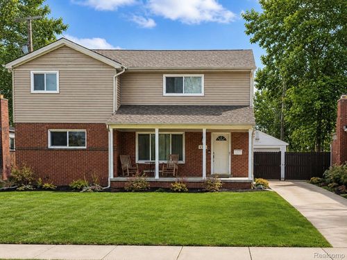 34024 Glenview Dr, Farmington, MI, 48335-3426 | Card Image