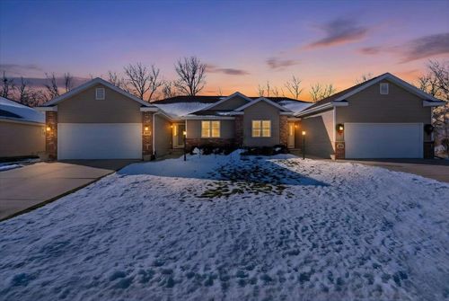 421 Pine Street, Brooklyn, WI, 53521 | Card Image