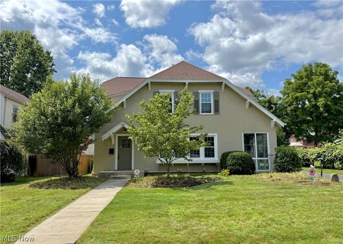 490 Dorchester Rd, Akron, OH, 44320-1947 | Card Image
