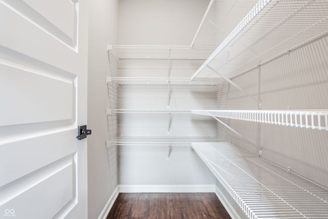 Walk in pantry | Image 23