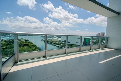 1707-900 Biscayne Blvd, Miami, FL, 33132-1563 | Card Image