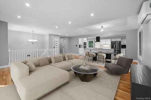 4 Wintergreen Dr, Melville, NY, 11747-1810 | Card Image