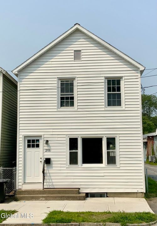 201 15th St, Watervliet, NY, 12189-2717 | Card Image