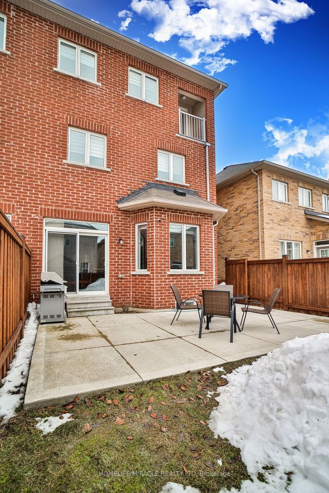24 Deer Ridge Trail, House attached with 5 bedrooms, 4 bathrooms and 3 parking in Caledon ON | Image 32