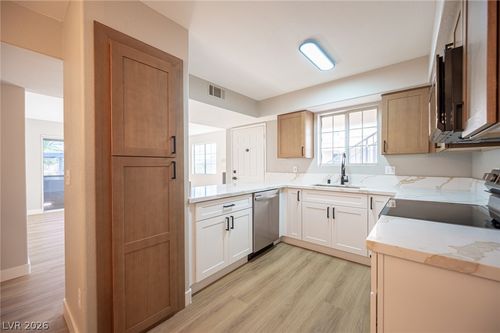 1040-2725 S Nellis Blvd, Las Vegas, NV, 89121-2089 | Card Image