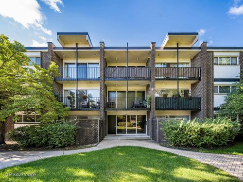 r1-4710 Russett Ln, Skokie, IL, 60076-1034 | Card Image