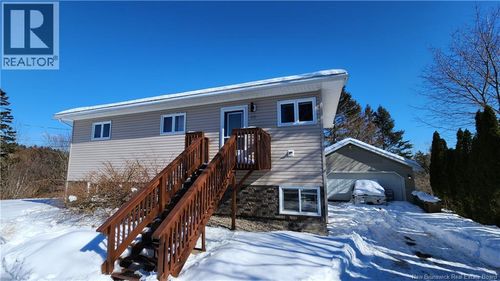 90 Rideau St, Saint John, NB, E2M7C2 | Card Image