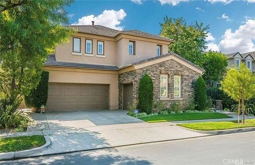 32 Walnut Crk, Irvine, CA, 92602-1046 | Card Image