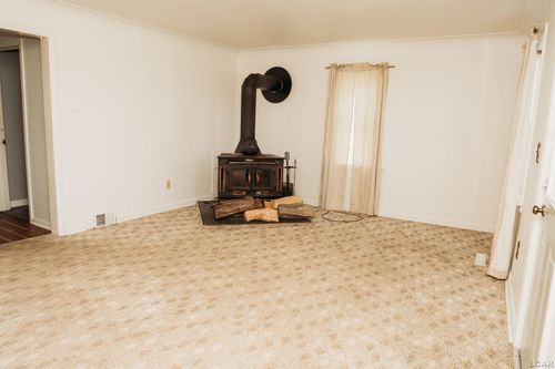 8667 Thompson Hwy, Blissfield, MI, 49228-9704 | Card Image