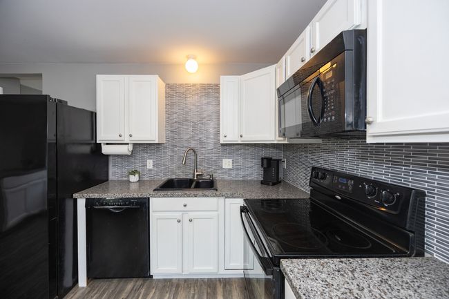 32 High St, House other with 4 bedrooms, 2 bathrooms and 4 parking in Killingly CT | Image 8