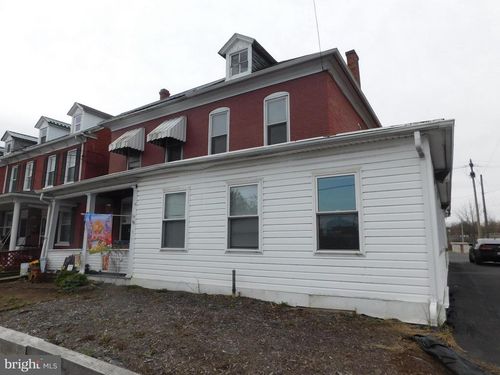 216 S Wayne St, LEWISTOWN, PA, 17044-2333 | Card Image