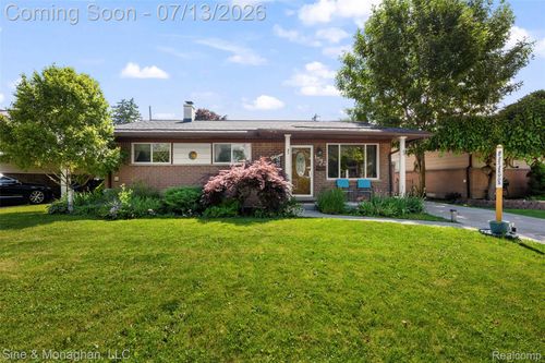 1515 Westchester St, Westland, MI, 48186-5349 | Card Image