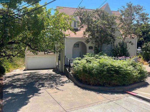 2361 E 29th St, Oakland, CA, 94606-3511 | Card Image