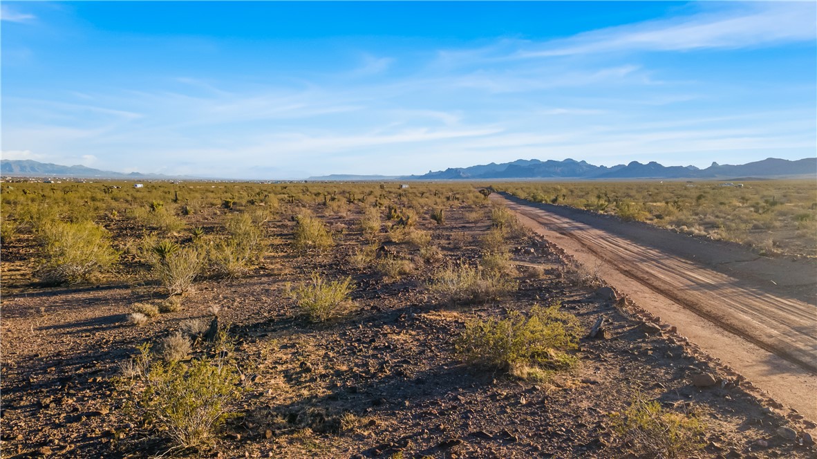 Land in Golden Valley 4