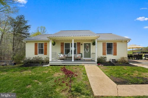 4016 Indian Run Rd, Amissville, VA, 20106-1766 | Card Image
