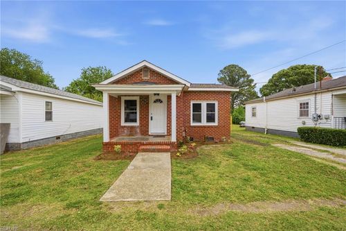 302 N 5th St, Suffolk, VA, 23434-3404 | Card Image