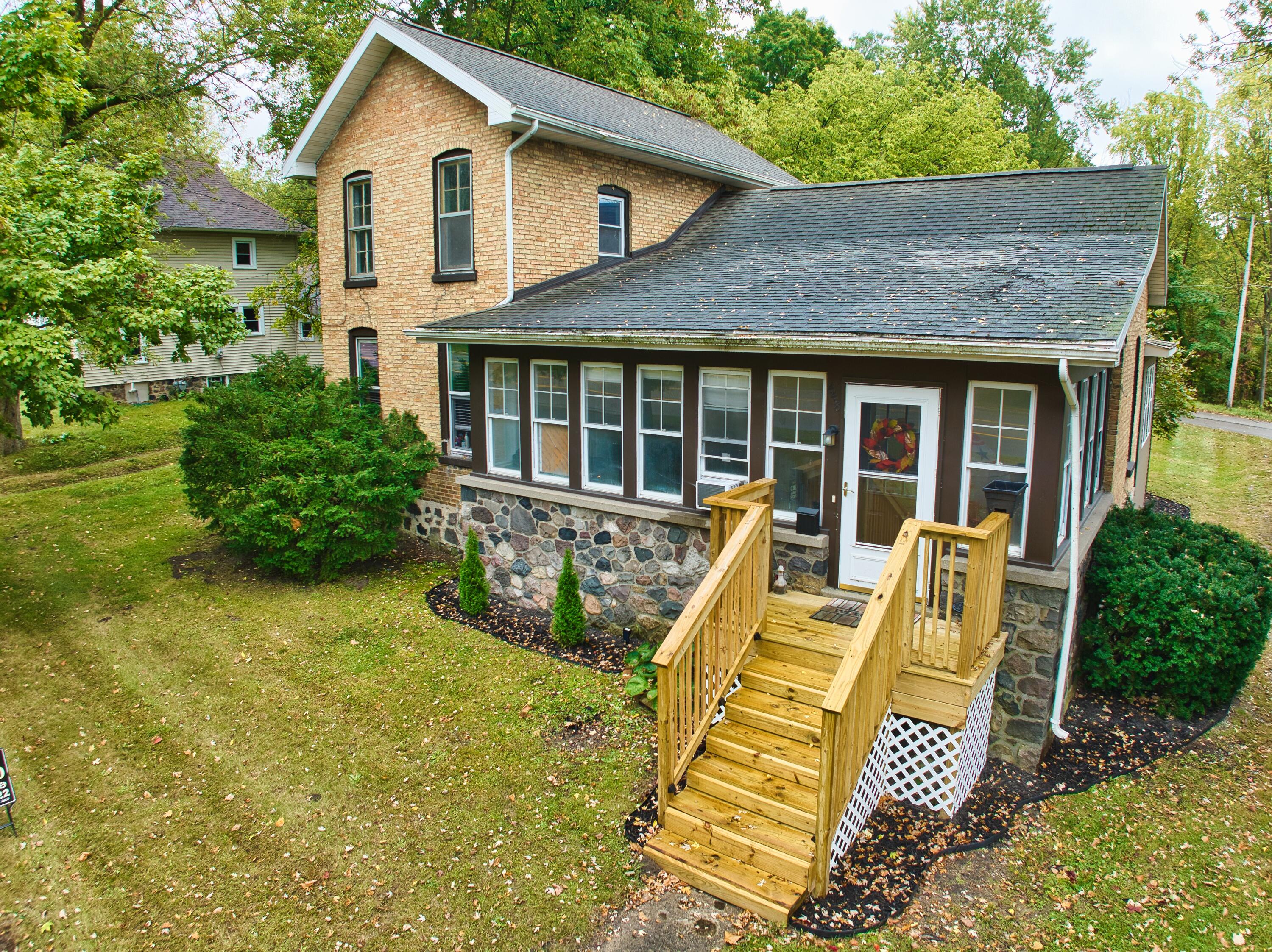 Chicago St, Jonesville, MI 49250