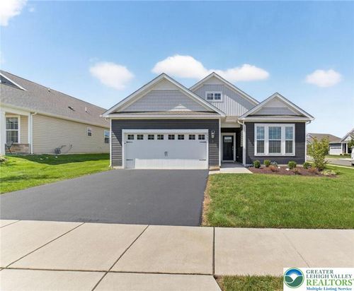 7963 August Ave, Breinigsville, PA, 18031-8738 | Card Image