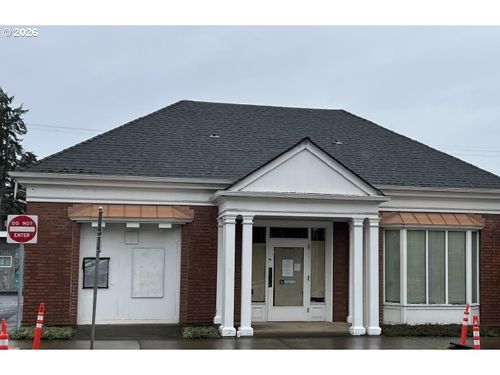 707 E Main St, Cottage Grove, OR, 97424-2043 | Card Image