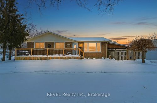 8257 Post Rd, Niagara Falls, ON, L2H2E5 | Card Image