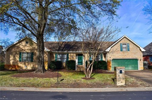 1924 Grayfalcon Dr, Norfolk, VA, 23518-4442 | Card Image