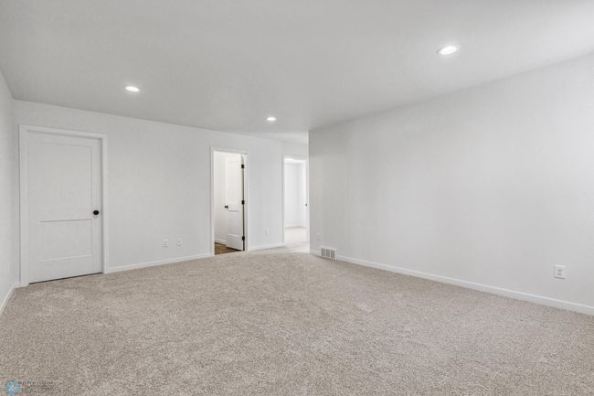 Family Room | Image 22