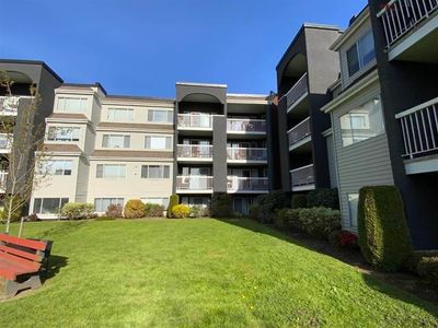 208 - 5700 200 St, Condo with 1 bedrooms, 1 bathrooms and 1 parking in Langley BC | Image 2