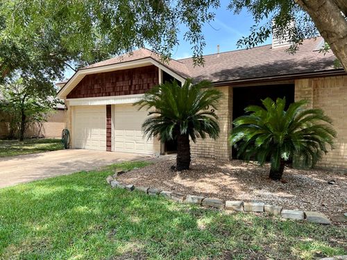3702 Echo Grove Ln, Houston, TX, 77043-1104 | Card Image
