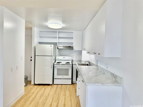 e1504-1255 Nuuanu Ave, Honolulu, HI, 96817-6027 | Card Image