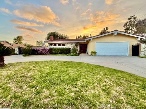 12289 Woodley, Granada Hills, CA, 91344 | Card Image