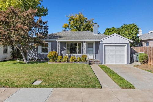 109 E 13th St, Marysville, CA, 95901-4914 | Card Image