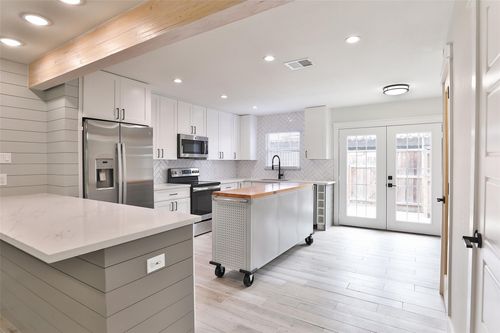 9511 Fondren Rd, Houston, TX, 77074-6855 | Card Image