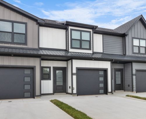 306 Jonathan Wade Pvt Cir, Clarksville, TN, 37043-4094 | Card Image