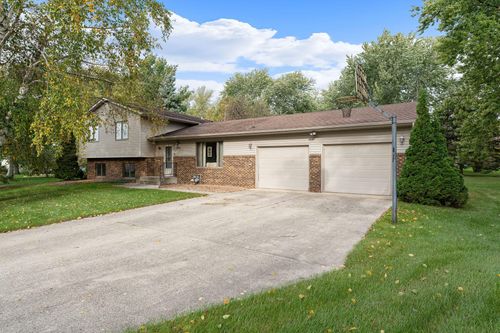930 Ridgeview Pl Ne, Owatonna, MN, 55060-1987 | Card Image