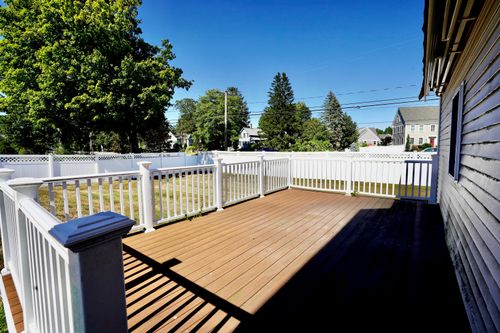 2 Jeffrey Dr, Hampton, NH, 03842-4102 | Card Image