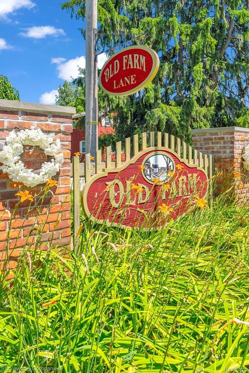 3632 Old Farm Ln, Fort Gratiot, MI, 48059-4021 | Card Image