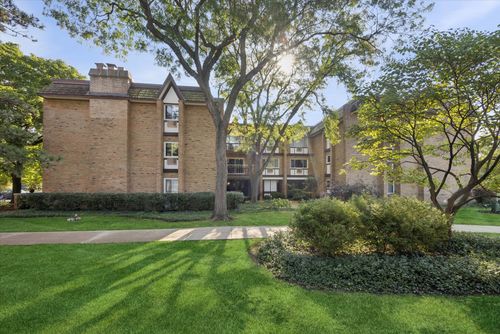 apt-2d-320 Claymoor, Hinsdale, IL, 60521-5043 | Card Image