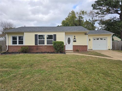 3428 Woodsman Ln, Virginia Beach, VA, 23452-5229 | Card Image
